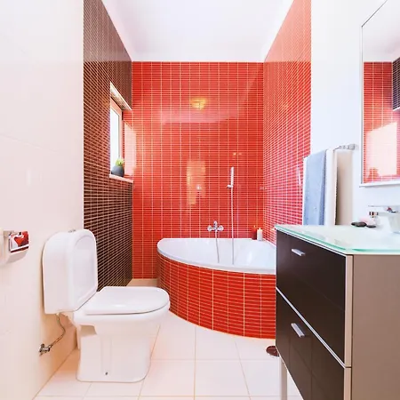 Villa Villa In Albufeira Near Sea Beach *
