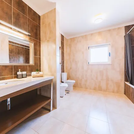 빌라 Villa In Albufeira Near Sea Beach *