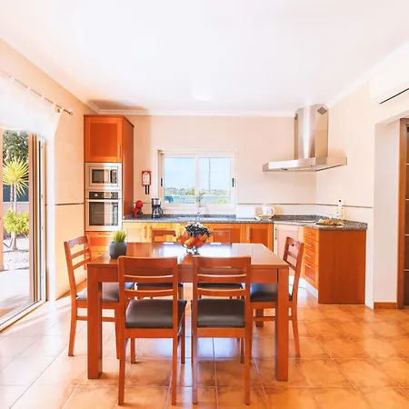 Villa In Albufeira Near Sea Beach