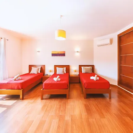 Villa Villa In Albufeira Near Sea Beach *